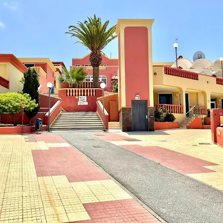 Cozy One Bedroom Apartment, Free Internet In Common Areas, Pool In Tenerife South Apartman