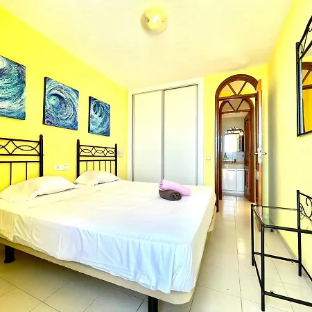 Cozy One Bedroom Apartment, Free Internet In Common Areas, Pool In Tenerife South Costa Adeje (Tenerife)