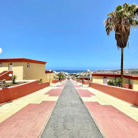 Apartman Cozy One Bedroom Apartment, Free Internet In Common Areas, Pool In Tenerife South *
