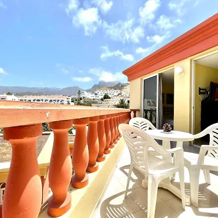 Apartamento Cozy One Bedroom Apartment, Free Internet In Common Areas, Pool In Tenerife South