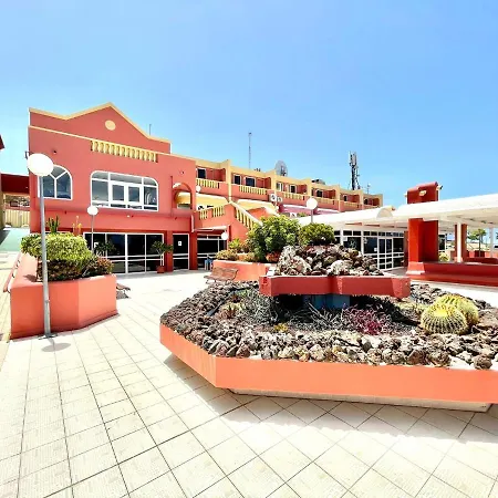 Apartamento Cozy One Bedroom Apartment, Free Internet In Common Areas, Pool In Tenerife South Costa Adeje (Tenerife)