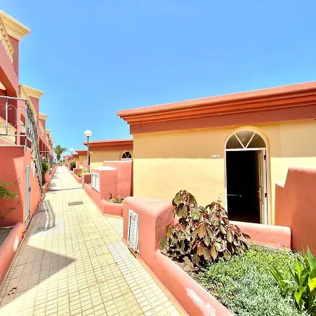 Cozy One Bedroom Apartment, Free Internet In Common Areas, Pool In Tenerife South Apartment Costa Adeje (Tenerife)